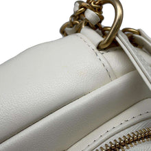 将图像加载到图库查看器中，CHANEL Small Camera Bag White AS2923 Leather
