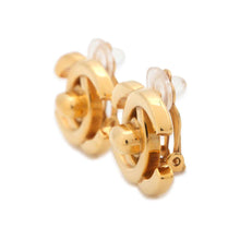 将图像加载到图库查看器中，CHANEL CC Logo Turnlock Earrings Gold Metal
