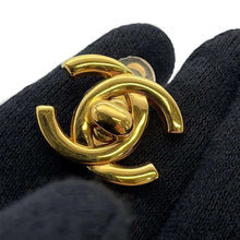 将图像加载到图库查看器中，CHANEL CC Logo Turnlock Earrings Gold Metal
