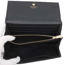 将图像加载到图库查看器中，Ferragamo Gancini Studded Long Wallet Black JP-22-D502 Leather
