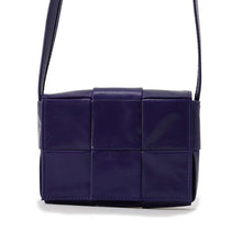 将图像加载到图库查看器中，Bottega Veneta Cassette Candy Shoulder Bag Purple 667048 Leather
