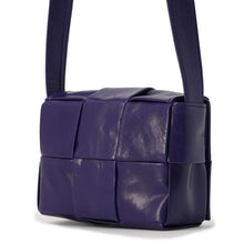 将图像加载到图库查看器中，Bottega Veneta Cassette Candy Shoulder Bag Purple 667048 Leather
