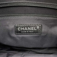 将图像加载到图库查看器中，CHANEL New Travel Line Messenger Bag Black A29348 Nylon Leather
