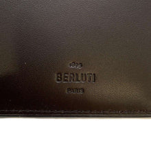 将图像加载到图库查看器中，Berluti Espace Scritto Leather Wallet Beige Leather
