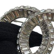 将图像加载到图库查看器中，CHANEL CC Logo RhinestoneBrooch Silver A63085 Metal
