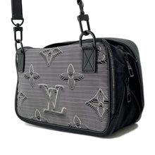 将图像加载到图库查看器中，LOUIS VUITTON Expandable messenger Noir M55698 Nylon Leather LVInitial
