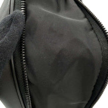 将图像加载到图库查看器中，LOUIS VUITTON Expandable messenger Noir M55698 Nylon Leather LVInitial
