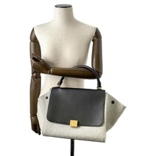 将图像加载到图库查看器中，CELINE Trapeze Gray/Black Felt Leather
