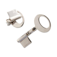 将图像加载到图库查看器中，LOUIS VUITTON Travel key motif cufflinks SilverM68099 Metal
