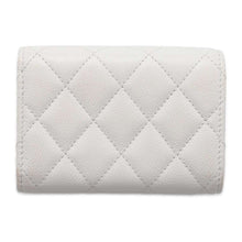 将图像加载到图库查看器中，CHANEL Matelasse Classic Small Flap Wallet White AP0230 Caviar Leather
