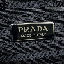 将图像加载到图库查看器中，PRADA Triangle Shoulder Bag Black 1BH190 Nylon
