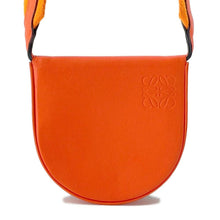 将图像加载到图库查看器中，LOEWE Heel Pouch Mini Pochette Orange Leather
