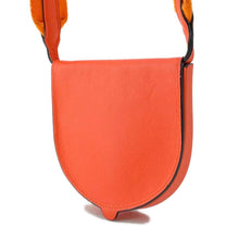 将图像加载到图库查看器中，LOEWE Heel Pouch Mini Pochette Orange Leather
