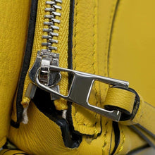 将图像加载到图库查看器中，LOEWE Puzzle bag Yellow A510U98X01 Leather Size Nano
