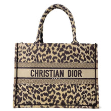 将图像加载到图库查看器中，Dior Book Tote Leopard Beige Canvas Size Medium
