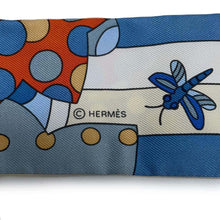 Load image into Gallery viewer, HERMES TwillyLes Murmures de la Foret The whispers of the forest Blue Jean/Orange/Cream H063005S 06 Silk100%
