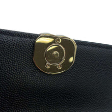 将图像加载到图库查看器中，CHANEL Matelasse phone case Black AP3238 Caviar Leather
