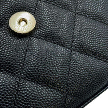 将图像加载到图库查看器中，CHANEL Matelasse phone case Black AP3238 Caviar Leather
