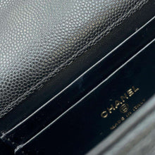 将图像加载到图库查看器中，CHANEL Matelasse phone case Black AP3238 Caviar Leather
