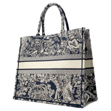 将图像加载到图库查看器中，Dior Book Tote Reverse Toile de Jouy Embroidery Navy/White M1286ZRGO Canvas Size Large
