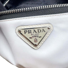 将图像加载到图库查看器中，PRADA Wristband Pouch White/Black 1TT095 Nylon
