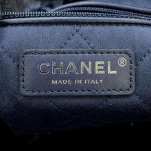 将图像加载到图库查看器中，CHANEL CHANEL22 ChainHandbag MetalicNavy AS3260 Shiny Calf Leather Size Small
