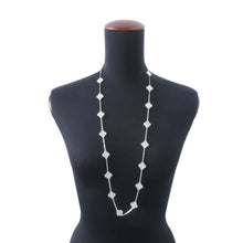 将图像加载到图库查看器中，Van Cleef &amp; Arpels Vintage Alhambra long necklace 20 motifs VCARA43300 18K White Gold
