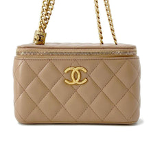 Load image into Gallery viewer, CHANEL Matelasse WChain Vanity Case Beige AP3044 Lambskin
