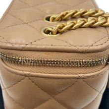 Load image into Gallery viewer, CHANEL Matelasse WChain Vanity Case Beige AP3044 Lambskin
