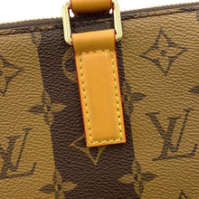 Load image into Gallery viewer, LOUIS VUITTON Sac Plat・Messenger NIGOCollaboration Noir M45969 Monogram stripe
