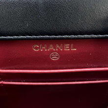 将图像加载到图库查看器中，CHANEL Phone Folder Matelasse ChainShoulder Black AP2291 Shiny Calf Leather
