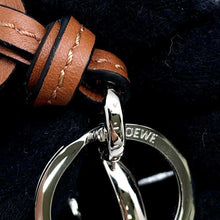 将图像加载到图库查看器中，LOEWE Anagram Bag Charm Tan C621232X83 Calf Leather Metal
