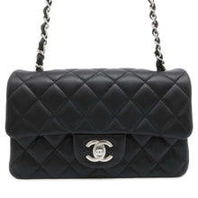 将图像加载到图库查看器中，CHANEL Mini Matelasse ChainShoulder Bag Black A69900 Lambskin Size Mini
