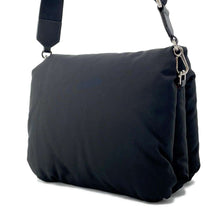 将图像加载到图库查看器中，LOEWE Goya Shoulder Bag Black Nylon
