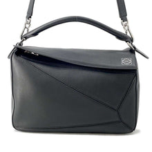 Load image into Gallery viewer, LOEWE Puzzle bag Black 322.30.S20 Leather Size Medium
