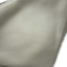 将图像加载到图库查看器中，PRADA Logo embossed triangle shoulder bag White 1BH190 Leather
