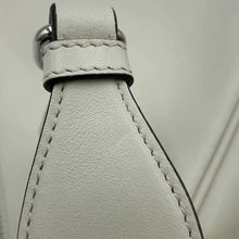 将图像加载到图库查看器中，PRADA Logo embossed triangle shoulder bag White 1BH190 Leather
