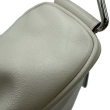 将图像加载到图库查看器中，PRADA Logo embossed triangle shoulder bag White 1BH190 Leather
