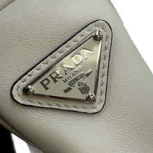 将图像加载到图库查看器中，PRADA Logo embossed triangle shoulder bag White 1BH190 Leather
