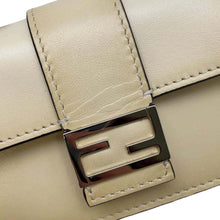 将图像加载到图库查看器中，FENDI Flat Bucket Shoulder Wallet BeigeGradation 7M0311 Leather
