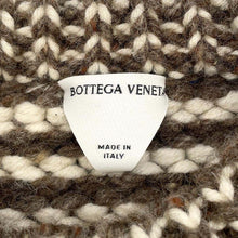 Load image into Gallery viewer, Bottega Veneta Zig Zag knit sweater Size S Milkweed/White721234 Wool 100%
