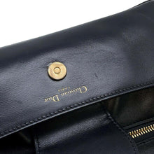 将图像加载到图库查看器中，Dior CD Logo Chain Clutch Bag Black M8642UBBU Leather
