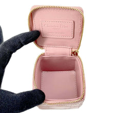 将图像加载到图库查看器中，Dior Lady Dior Cannage Chain Cube Micro Pouch Pink S0976OVRB Patent Leather
