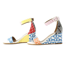 Load image into Gallery viewer, HERMES Acapulco Strap Sandals Multicolor Leather Size 35
