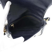 将图像加载到图库查看器中，MCM Logo Shoulder Bag White/Navy Leather
