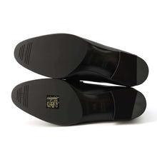 Load image into Gallery viewer, HERMES Mocassins royale loafers Black/White Chevres Size 35H
