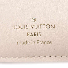 将图像加载到图库查看器中，LOUIS VUITTON Portefeuille Capucine Compact Quartz  M11363 Taurillon Leather
