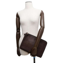 将图像加载到图库查看器中，Berluti Clutch Bag Brown Leather
