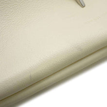 将图像加载到图库查看器中，Givenchy One Shoulder Bag Ivory Leather embossed
