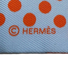 将图像加载到图库查看器中，HERMES Twilly Cavalier en forme Blue・Pearl/Corail/Gray Silk100%
